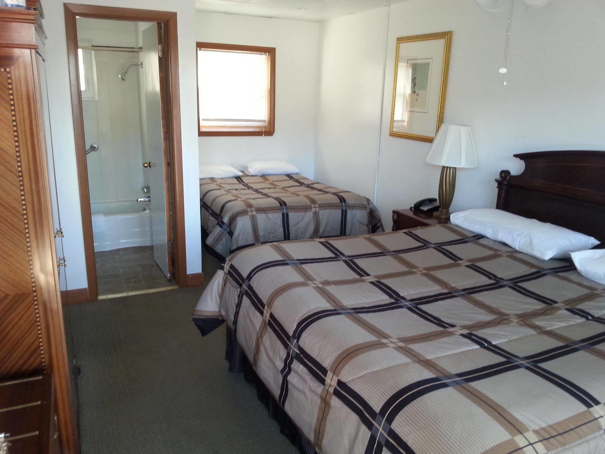 Golden Gate Lodging Платсбърг Екстериор снимка