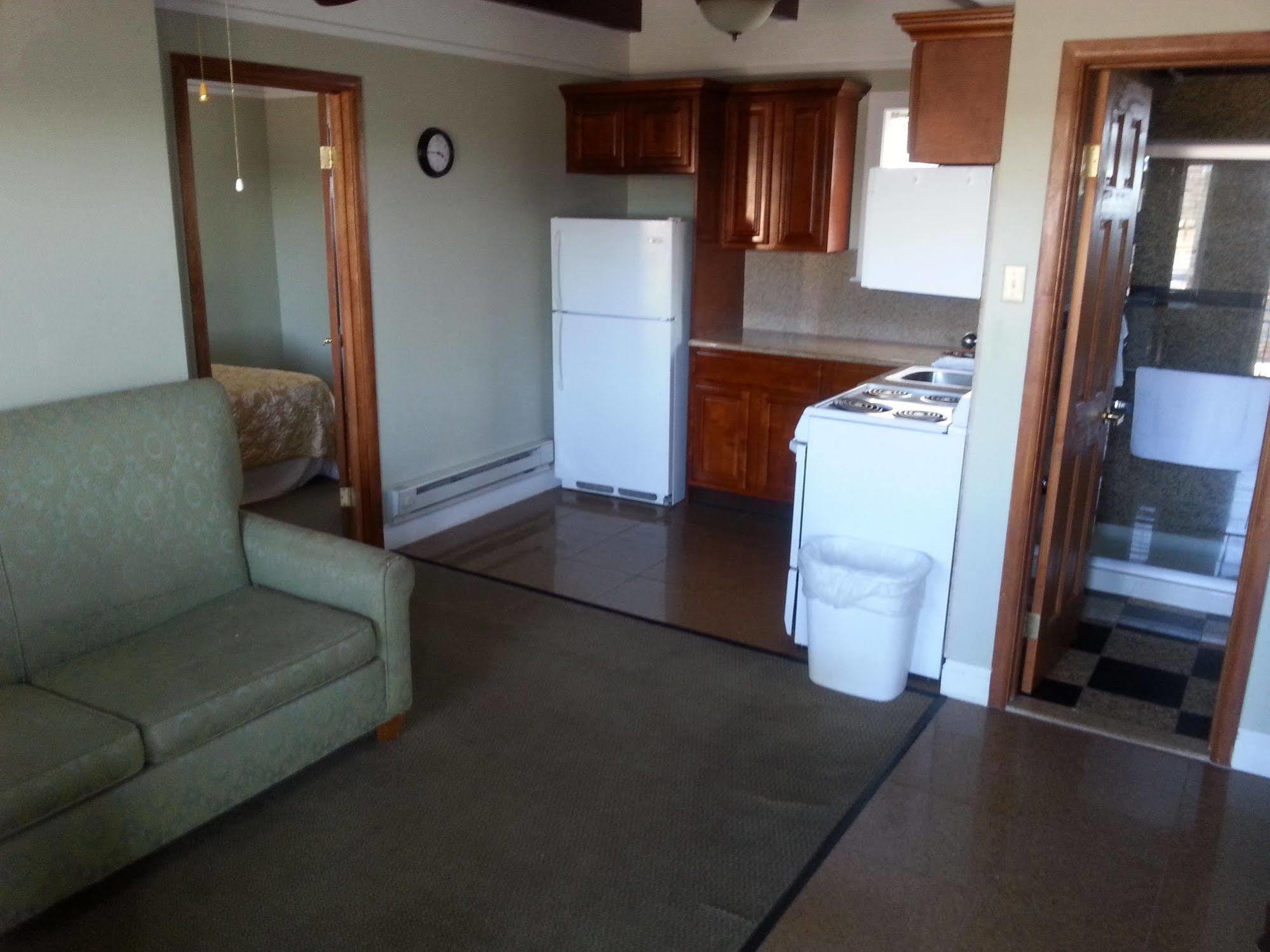 Golden Gate Lodging Платсбърг Екстериор снимка